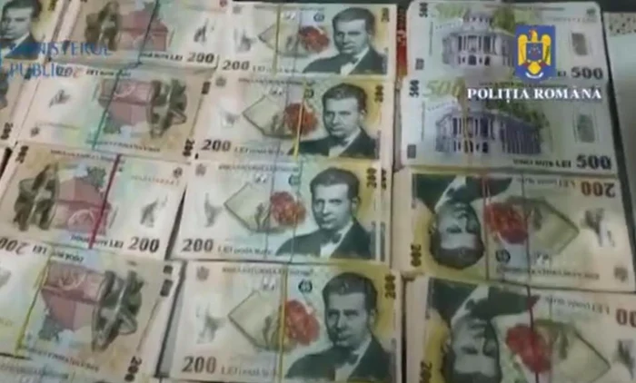 Banii găsiți la percheziții FOTO: Captură video Poliția Română