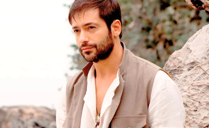 
    În timpul filmărilor,  temperatura ajungea  la 34 de grade Celsius  