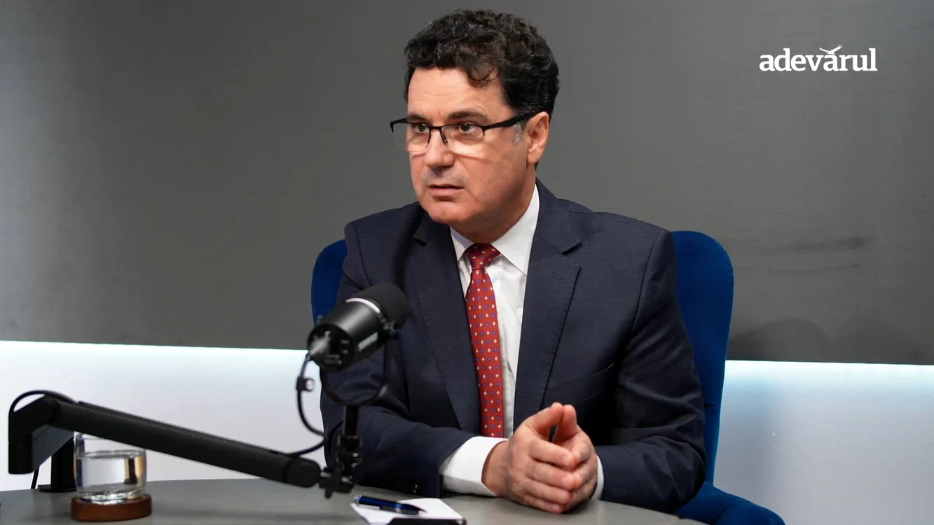 rectorul SNSPA Remus Pricopie