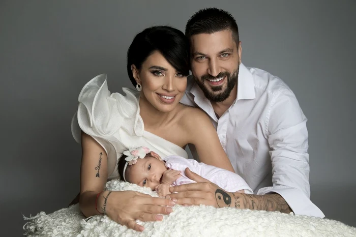 
    Adelina Pestriţu şi Virgil Şteblea îşi creştinează fetiţa sâmbătăFoto: arhivă personală  