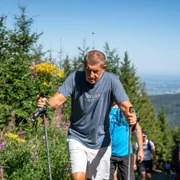 premierul ceh andrej babis a cules flori dintr o zona protejata foto facebook andrej babis jpeg