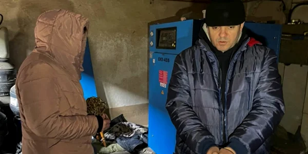 doi voluntari ai crucii rosii povestesc cum au fost prizonieri de razboi 