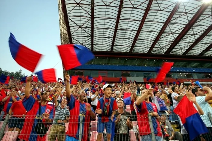 
    Suporterii Stelei au venit în număr mare şi la Alba Iulia  