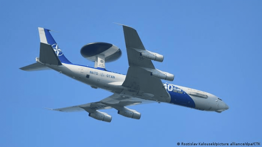 AWACS, radarele NATO care păzesc de azi Marea Neagră