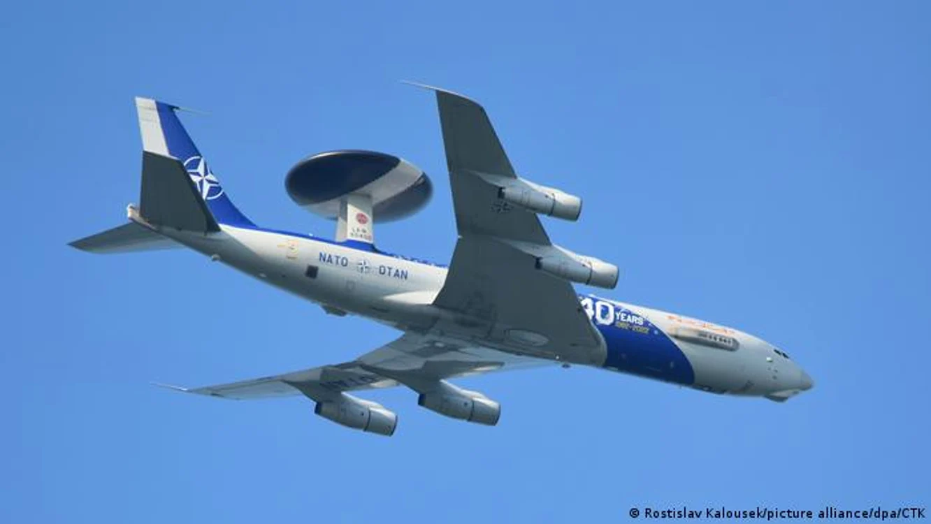 Avionul de supraveghere AWACS al NATO