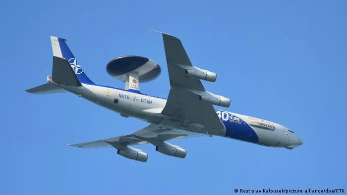 Avionul de supraveghere AWACS al NATO