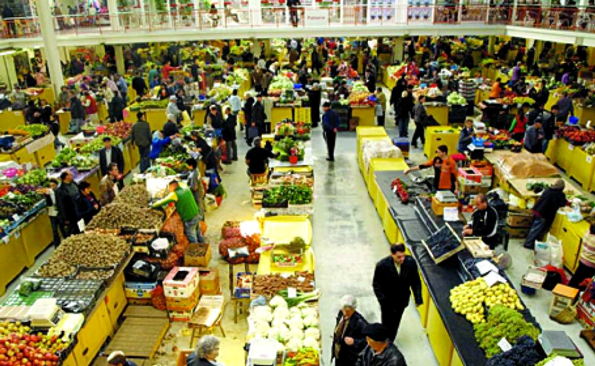 Fructele şi legumele au preţuri prea mari pentru clienţii cu venituri scăzute
