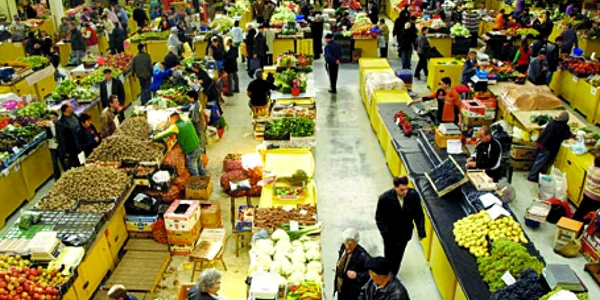 Fructele şi legumele au preţuri prea mari pentru clienţii cu venituri scăzute
