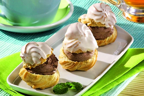 choux a la creme cu ciocolata jpeg
