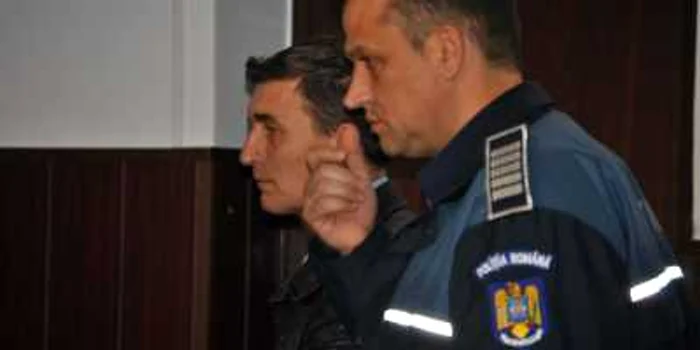 Primarul Pavel Verindeanu se pare că ar fi cerut unui investigator sub acoperire o şpagă de 4.500 de euro pentru concesionarea unui teren pe Semenic FOTO CRISTIAN FRANŢ