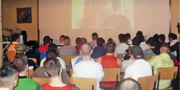 Prima proiecţie în România a filmului „Eu când vreau să fluier, fluier“  a avut loc la Penitenciarul pentru Minori şi Tineri Craiova
