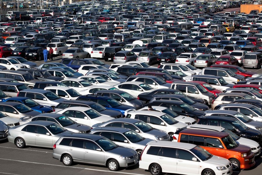 Avansul pieței auto confirmă creșterea puterii de cumpărare a românilor. Investițiile în mașini noi, mai mari față de 2023
