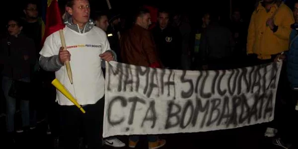 Constănţenii cer demisia lui Mazăre
