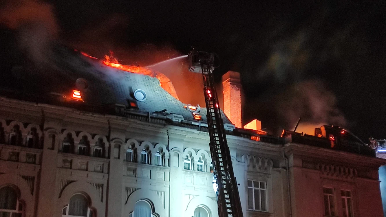 Incendiu la Palatul Arhiepiscopal Tomis FOTO: Adevărul