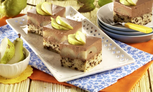 Pear Fancy Cakes with Chocolate Cream jpeg