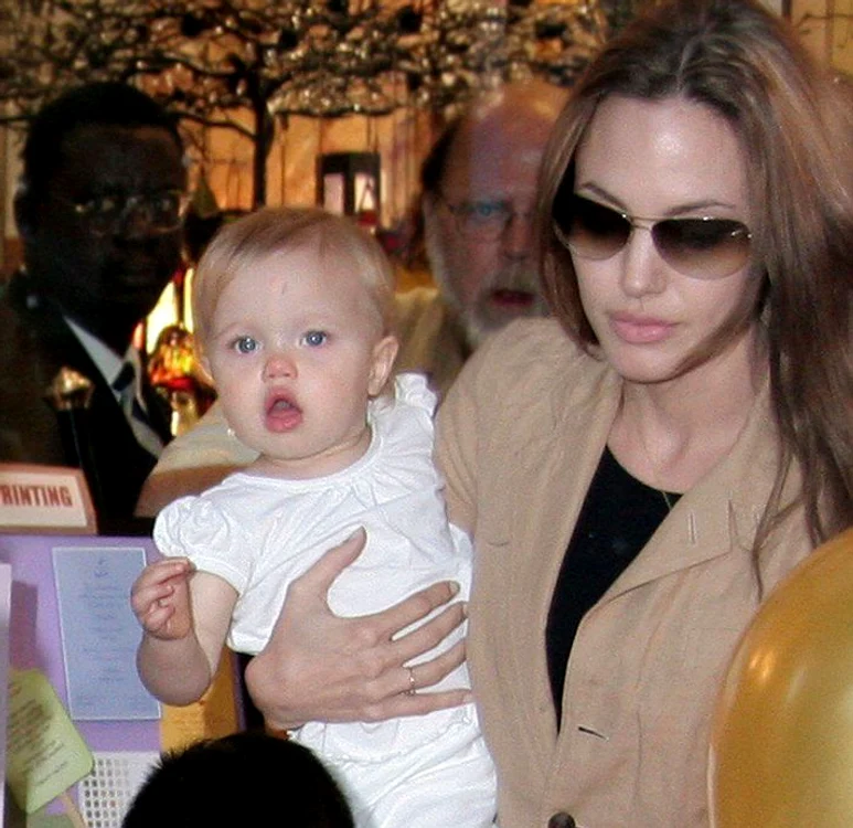 
    Angelina Jolie și fiica ei, Shilohfoto: arhivă  