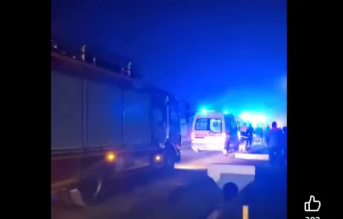 Un microbuz în care erau copii a intrat într-o casă, în județul Sibiu. Zece victime au ajuns la spital. A fost activat Planul Roșu de intervenție