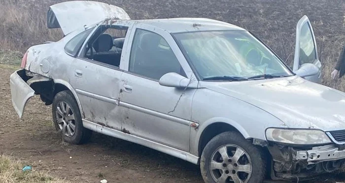 autoturism rasturnat olt