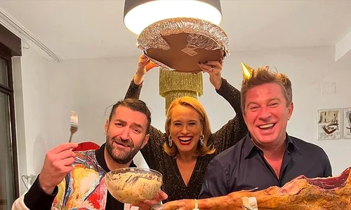 1 andreea esca pavel bartos smiley si cabral revelion pe vechi cu gina pistol si andreea ibacka 4 jpg jpeg