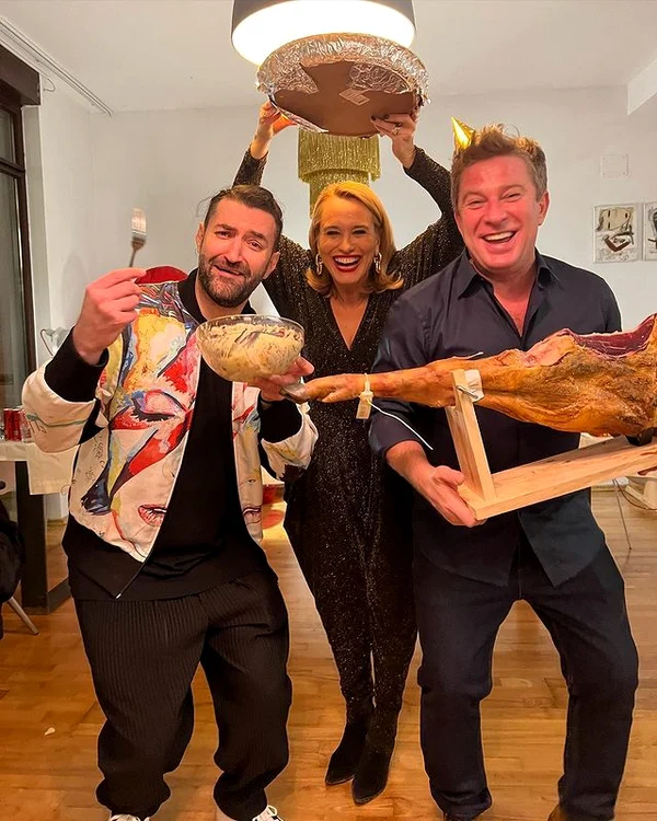 1 andreea esca pavel bartos smiley si cabral revelion pe vechi cu gina pistol si andreea ibacka 4 jpg jpeg