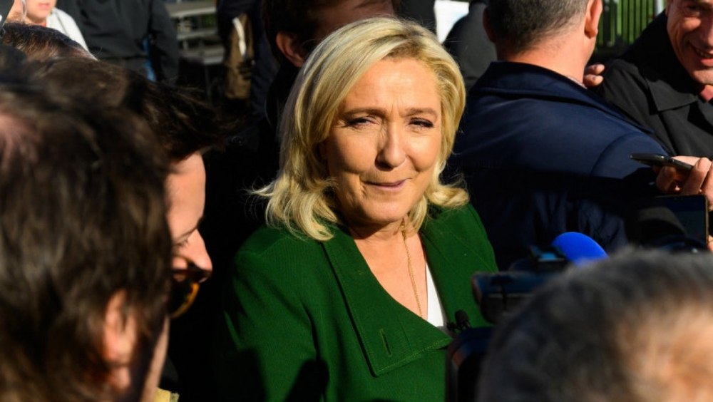 Lidera extremei drepte franceze, Marine Le Pen, conduce în intenţiile de vot 