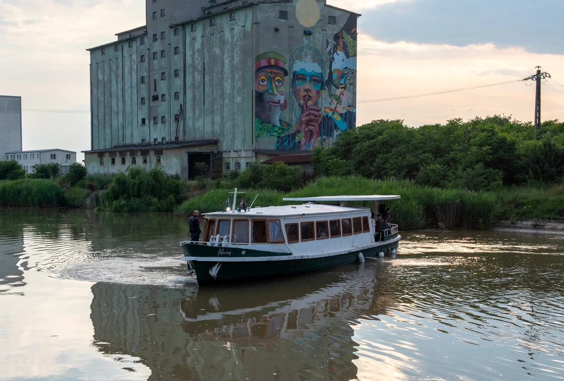 Bătrânul vapor Pelican e din nou pe apă FOTO Ecluze pe Bega