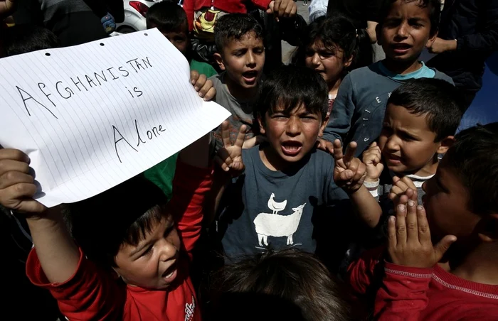 Copii migranţi ajunşi la Pireu, în Grecia, în aprilie 2016 Foto: EPA/Arhivă