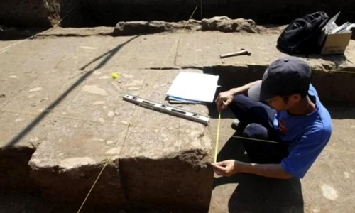 Vestigiile celui mai mare templu hindus, descoperite în insulele Bali jpeg