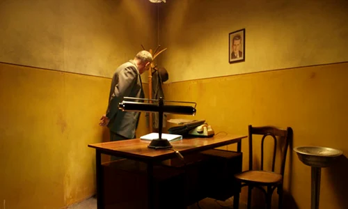 „Exerciţiul de a umbla prin sertare“ jpeg