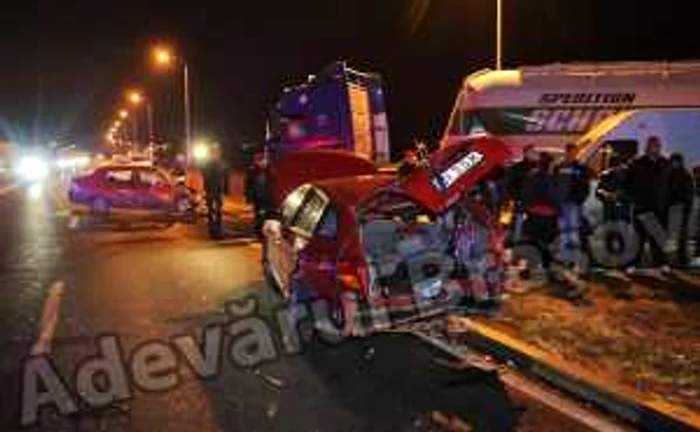 Autoturismul Kia a fost izbit în plin. Foto: Bogdan Crăciun