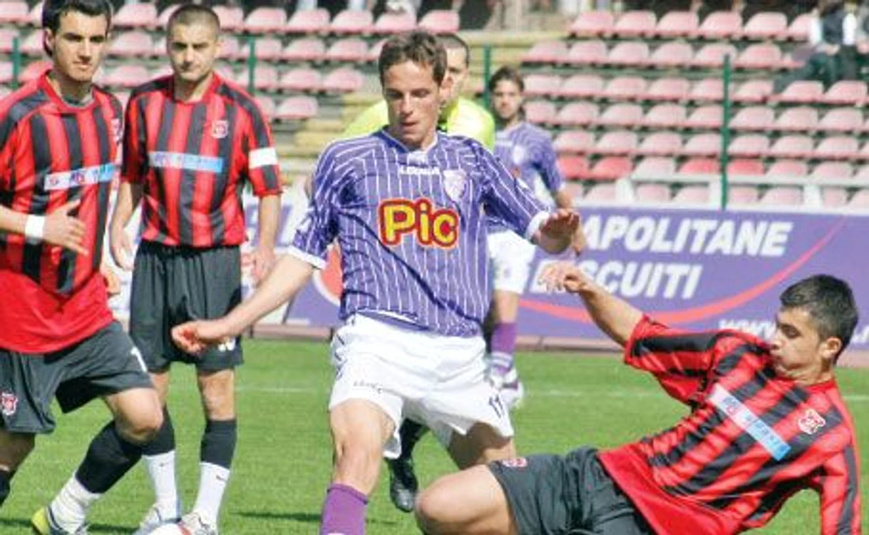 
    Cosmin Năstăsie  