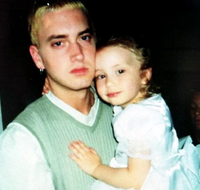 Hailie Scott a devenit o frumuseţe de fatăfoto: Twitter