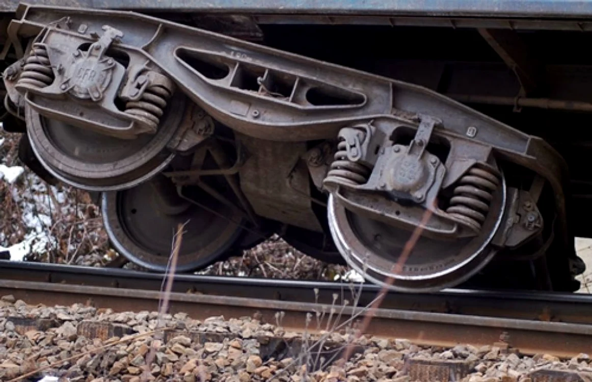 Riscurile de deraiere sunt tot mai mari la locomotivele CFR Marfă