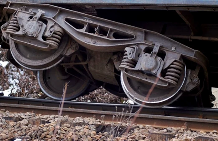 Vagon de tren pe stradă FOTO: debanat.ro