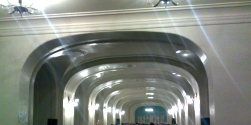 Oamenii de afaceri se întâlnesc în această seară la Bal 