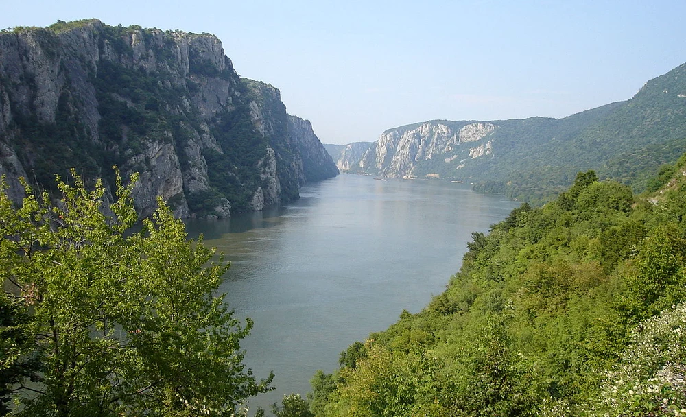 Cazanele Dunării. Wikipedia. 