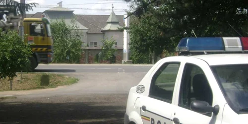 Sediul poliției se află chiar peste drum de motelul „La Conac”