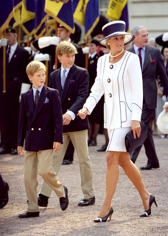 Diana Harry si William GettyImages 158076482 jpg