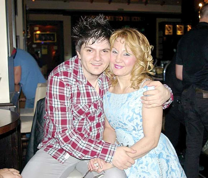 Fiul cel mare al lui Leo, Edi, alături de mama lui