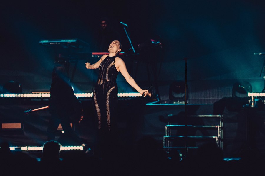 Cântăreaţa britanică Jessie J a fost diagnosticată cu cancer mamar. „Mă voi întoarce cu sâni mari și mai multă muzică”