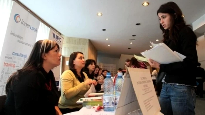 Ofertă de muncă redusă pentru absolvenţii de facultate, în Dâmboviţa