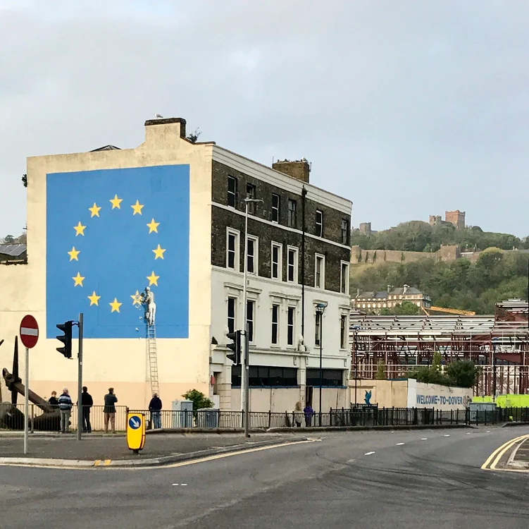 Pictura lui Bansky din Dover FOTO Twitter/ X