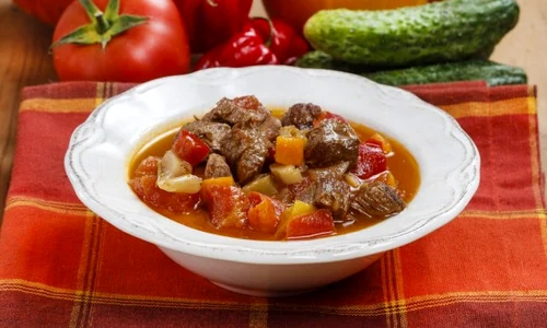 tocanita cu carne de vita 580x400 jpeg