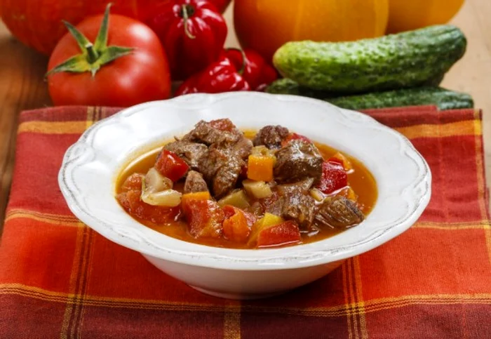 
    Tocăniţa cu carne de vită este delicioasă!clickpoftabuna.ro  