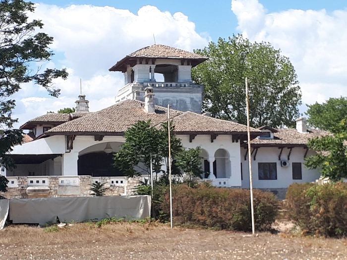 Ruina Castelului din stațiunea Mamaia FOTO Mariana Iancu