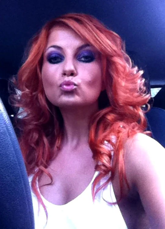 
    Sylvia s-a făcut roşcată la scurt timp după ce a divorţat  