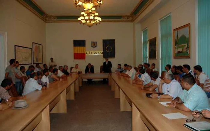 Dialog între rromi şi autorităţi