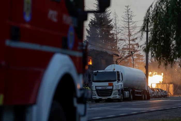 Explozii la o stație GPL din Crevedia - FOTO Inquam Photos Octav Ganea