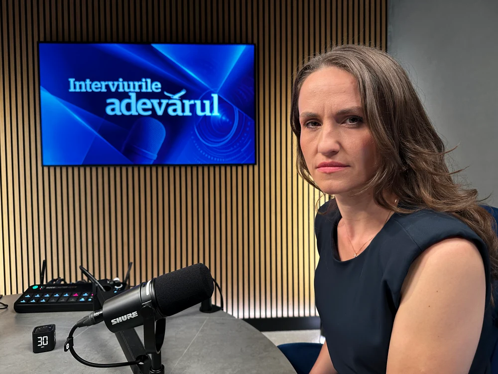 oana toiu in platoul emisiunii interviurile adevarul