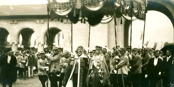 Incoronarea regelui ferdinand şi a reginei Maria 